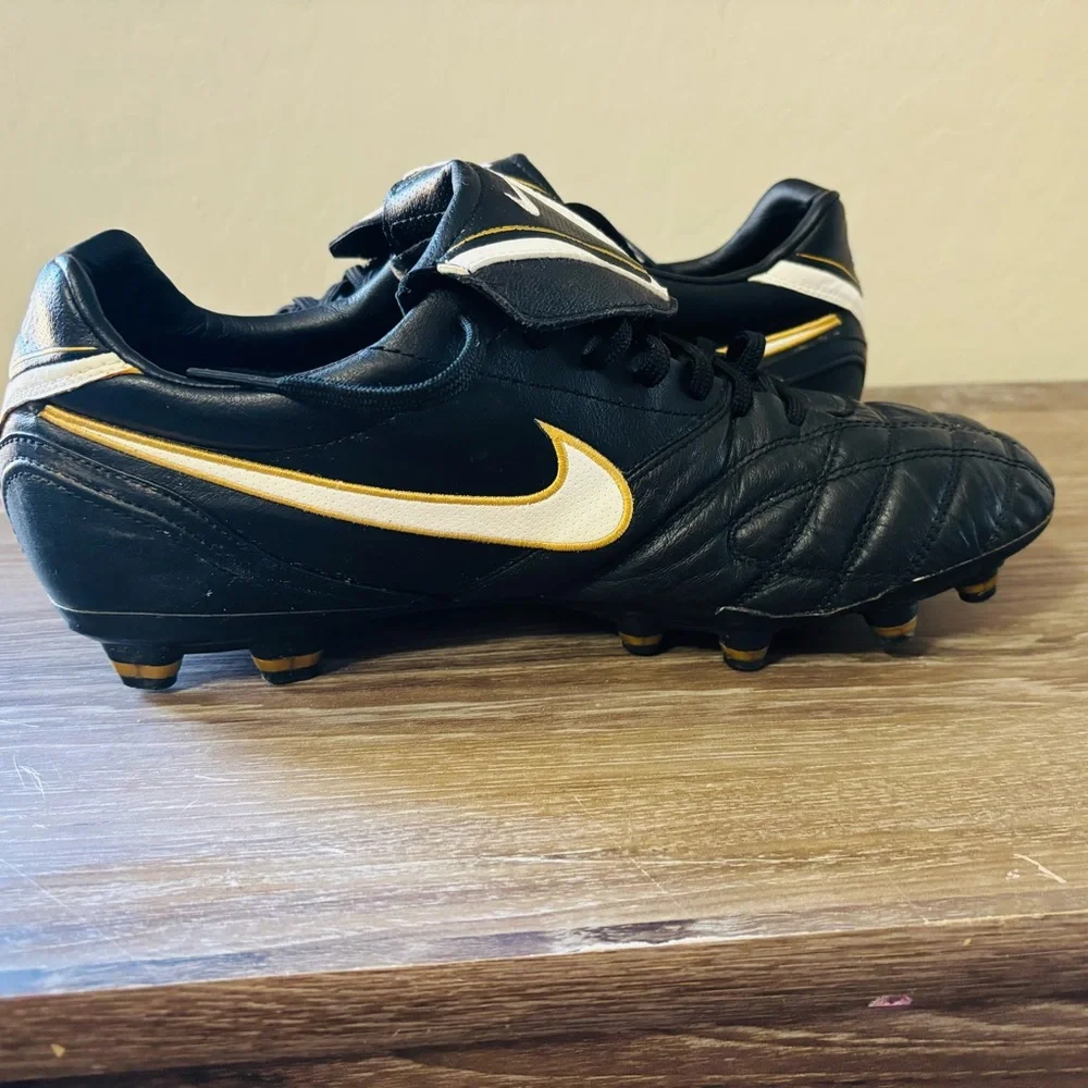 Rare Ronaldo “Fenómeno” R9 Nike Tiempo Mystic Ill FG soccer cleats